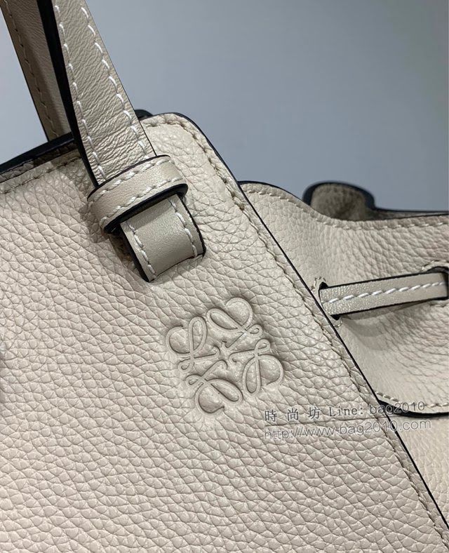 LOEWE包包 羅意威Mini Hammock迷你吊床包 羅意威手挽單肩斜挎包 10393  tcl1341
